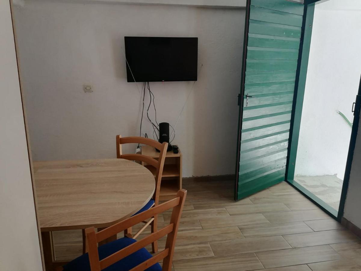 Apartman Milica Golubic  Esterno foto