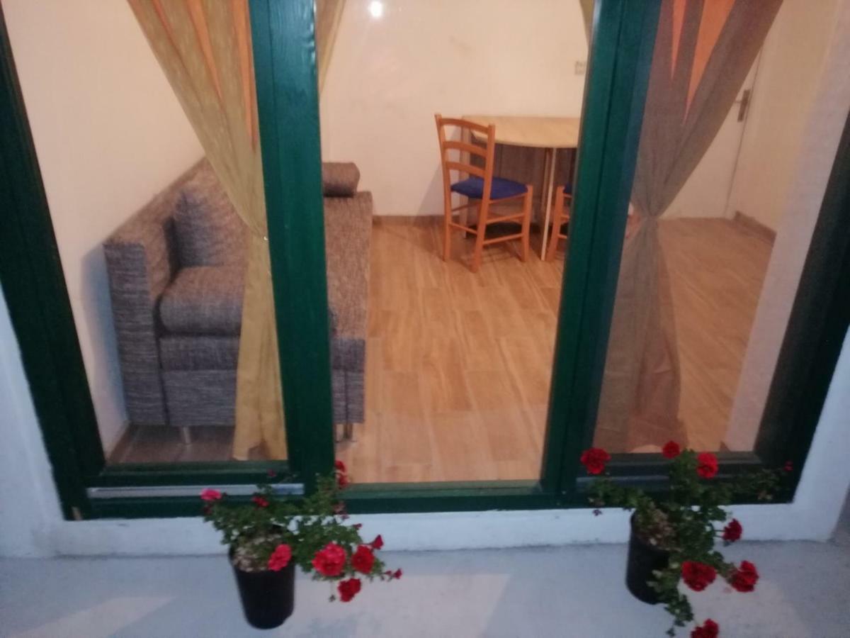Apartman Milica Golubic  Esterno foto